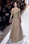 Vestido con detalles metálicos de la colección primavera/verano 2013 de Zuhair Murad en la Semana de la Alta Costura de París