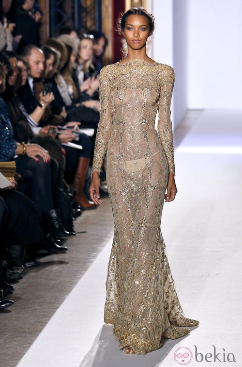 Vestido con pedrería de la colección primavera/verano 2013 de Zuhair Murad en la Semana de la Alta Costura de París