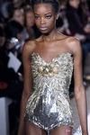 Body metalizado de la colección primavera/verano 2013 de Zuhair Murad en la Semana de la Alta Costura de París