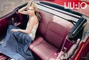 Kate Moss con una falda larga de la colección primavera/verano 2013 de Liu Jo