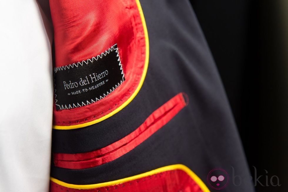Forro de la chaqueta del traje oficial de la Selección Española de fútbol diseñado por Pedro del Hierro