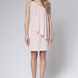 Vestido rosa palo asimétrico de la colección primavera/verano 2013 de Poète