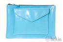 Bolso azul flúor de la colección primavera/verano 2013 de Asos
