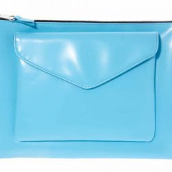 Bolso azul flúor de la colección primavera/verano 2013 de Asos