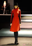 Abrigo rojo de la colección otoño/invierno 2013/2014 de Javier Simorra en la 080 Barcelona Fashion