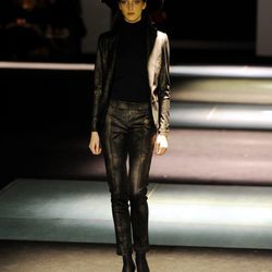 Traje pantalón de la colección otoño/invierno 2013/2014 de Javier Simorra en la 080 Barcelona Fashion