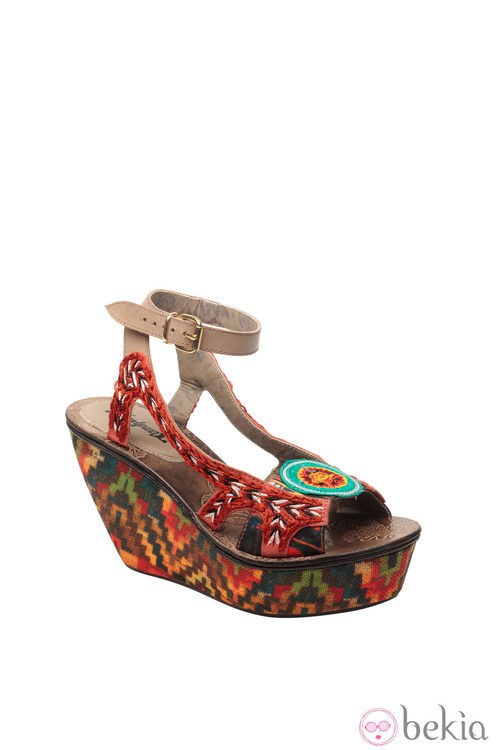 Sandalia de cuña de la colección primavera/verano 2013 de Desigual
