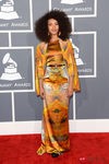 Esperanza Spalding con un vestido de Eden Diodati en los Grammy 2013