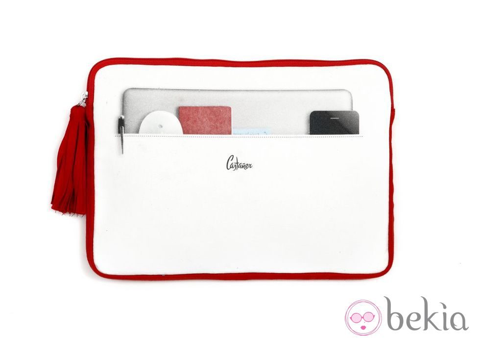 Bolso de mano de la colección primavera/verano 2013 de Castañer