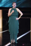 Eva Hache con vestido verde de Antonio y Fernando García para la ceremonia de los Goya 2013