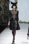 Cuero y encaje en la colección otoño/invierno 2013/2014 de Francis Montesinos en la Madrid Fashion Week
