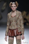 Americana de la colección otoño/invierno 2013/2014 de Maya Hansen en Madrid Fashion Week