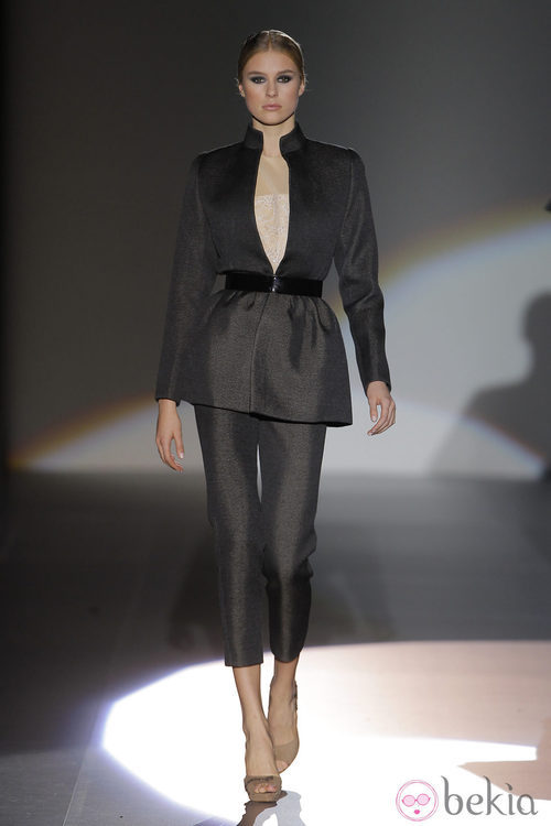 Traje de la colección otoño/invierno 2013/2014 de Juana Martín en Madrid Fashion Week