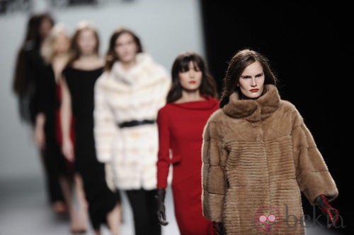 Carrusel final de la colección otoño/invierno 2013/2014 de Roberto Torretta en Madrid Fashion Week