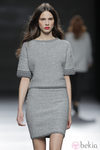 Vestido gris perla de la colección otoño/invierno 2013/2014 de Sita Murt en Madrid Fashion Week