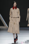 Conjunto beige de la colección otoño/invierno 2013/2014 Moisés Nieto en Madrid Fashion Week