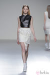 Camiseta de cuero de la colección otoño/invierno 2013/2014 de Pepa Salazar en Madrid Fashion Week