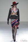 Traje multicolor de la colección otoño/invierno 2013/2014 de Eugenio Loarce en El Ego de Madrid Fashion Week