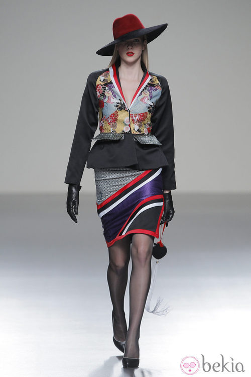 Traje multicolor de la colección otoño/invierno 2013/2014 de Eugenio Loarce en El Ego de Madrid Fashion Week
