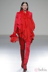 Traje de pantalón rojo de la colección otoño/invierno 2013/2014 de Eugenio Loarce en El Ego de Madrid Fashion Week
