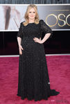 Adele con un vestido de Burberry en los Oscar 2013