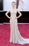 Amanda Seyfried con un vestido de Alexander McQueen en los Oscar 2013