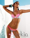Irina Shayk con un bikini de lunares y encaje de la colección primavera/verano 2013 de Beach Bunny