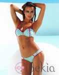Irina Shayk con un bikini de rayas de la colección primavera/verano 2013 de Beach Bunny