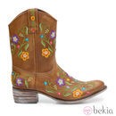 Bota campera con estampado de flores de Sendra Style para la colección primavera/verano 2013