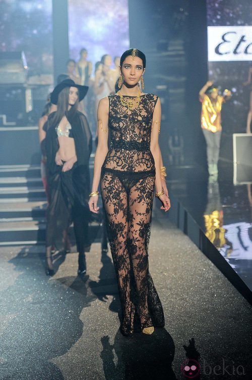 Vestido de encaje de la colección primavera/verano 2013 de Etam