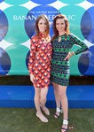Coco Rocha y Janie Briant posan con la colección primavera/verano 2013 de Mad Men de Banana Republic