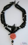 Collar con detalle floral de la segunda colección de joyas de Vanesa Romero