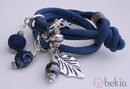 Pulsera en azul con detalle floral de la segunda colección de joyas de Vanesa Romero