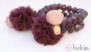Pulsera morada con detalle floral de la segunda colección de joyas de Vanesa Romero