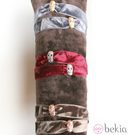 Pulseras en varios colores con detalle de calavera de la segunda colección de joyas de Vanesa Romero