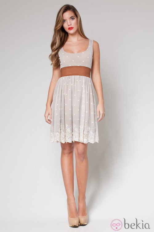 Vestido ceñido a la cintura de la colección primavera/verano 2013 de 'OUI by Poète'