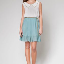 Falda plisada azul de la colección primavera/verano 2013 de 'OUI by Poète'