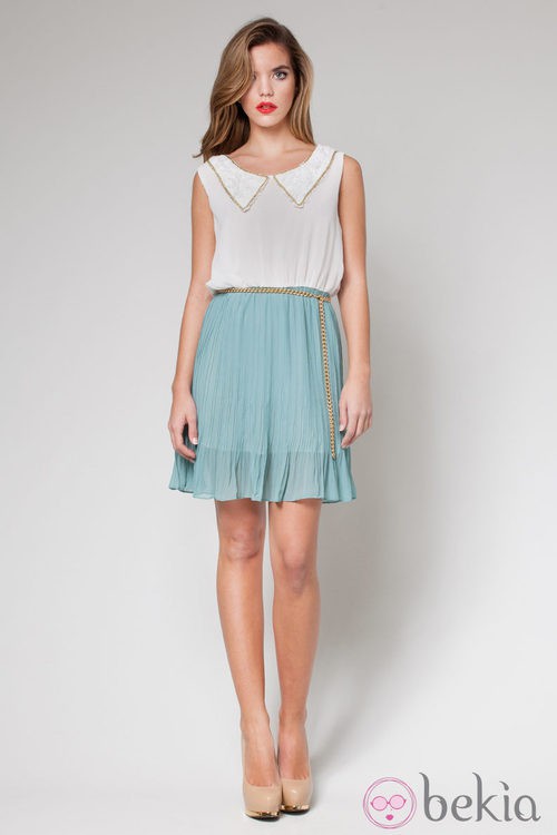 Falda plisada azul de la colección primavera/verano 2013 de 'OUI by Poète'