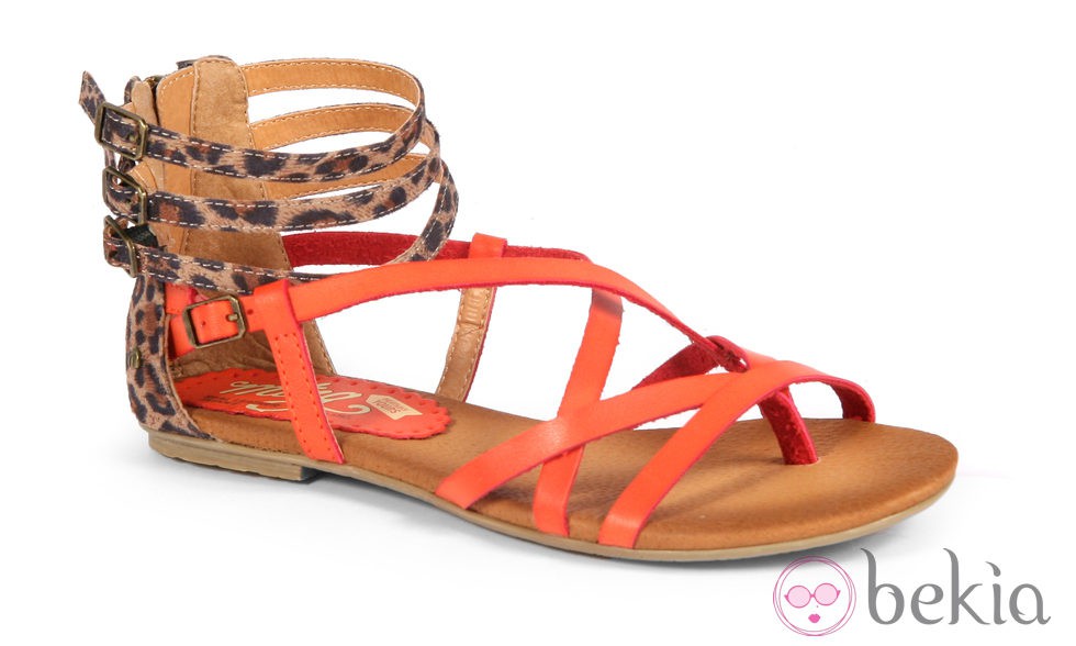 Sandalia de tiras naranjas de Mustang para la colección primavera/verano 2013