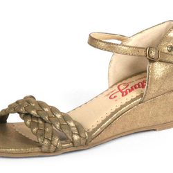 Sandalia dorada de Mustang para la colección primavera/verano 2013