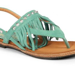 Sandalia con flecos de Mustang para la colección primavera/verano 2013