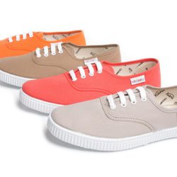 Zapatillas de colores Victoria para la colección primavera/verano 2013