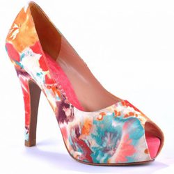 Peep toe con motivos florales de la colección primavera/verano 2013 de Rebeca Sanver