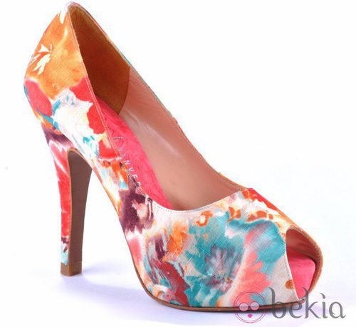 Peep toe con motivos florales de la colección primavera/verano 2013 de Rebeca Sanver