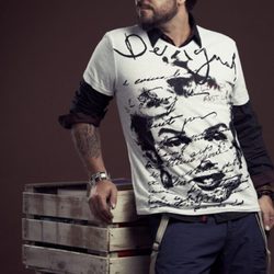 La colección primavera/verano 2013 de Desigual viste a Antonio Orozco en su gira 'Único'