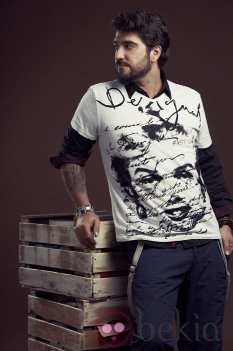 La colección primavera/verano 2013 de Desigual viste a Antonio Orozco en su gira 'Único'