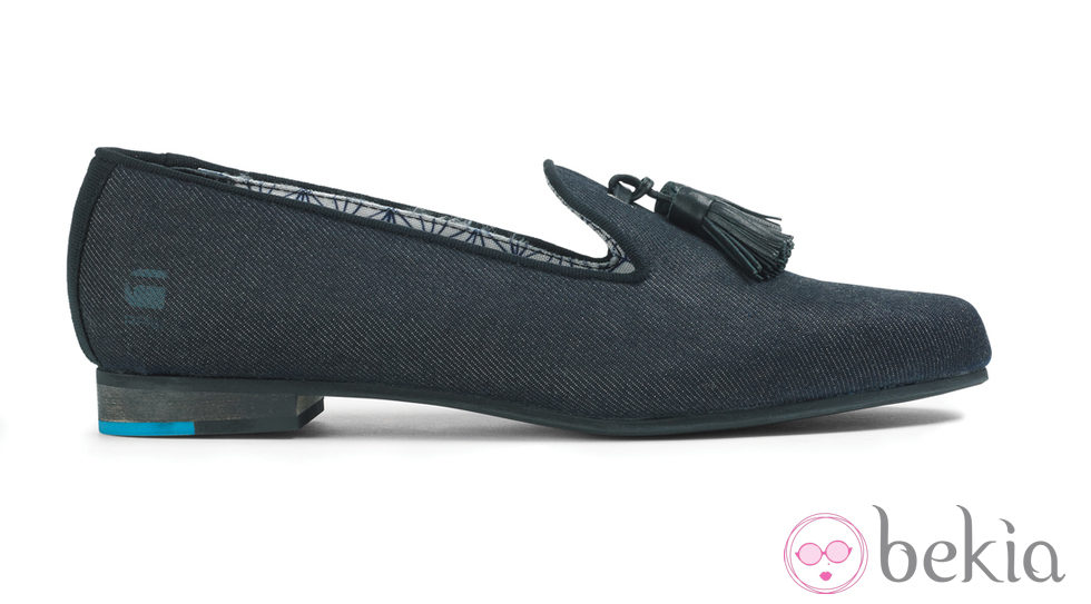 Modelo femenino de la colección 'Raw Correct' primavera/verano 2013 de G-Star