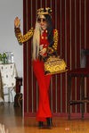 Lady Gaga con traje rojo en Taiwan