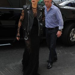 Lady Gaga con encaje y transparencias