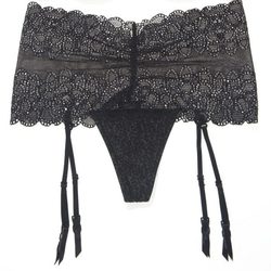 Tanga con liguero y encaje de DKNY Intimates